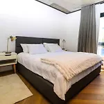 Modern Apartment In Century City